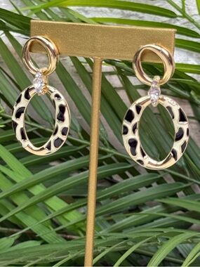 NWOT Leopard Print Double Hoop Earrings | Fashion Earrings| Trendy Boutique